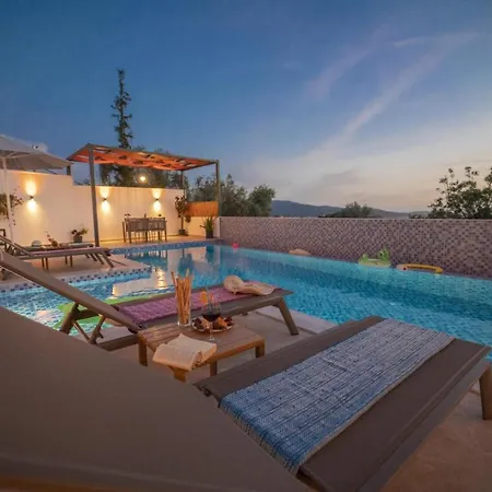 Sefam-kalkan'da 2+1 Jakuzili Balayi Villasi * Kaș