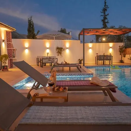 Sefam-kalkan'da 2+1 Jakuzili Balayi Villasi Apartament *